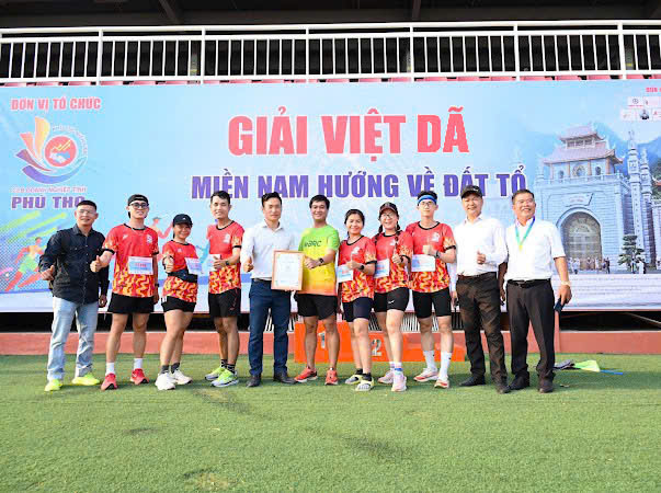 TRƯỞNG BAN TỔ CHỨC GIẢI VIỆT DÃ MIỀN NAM HƯỚNG VỀ ĐẤT TỔ